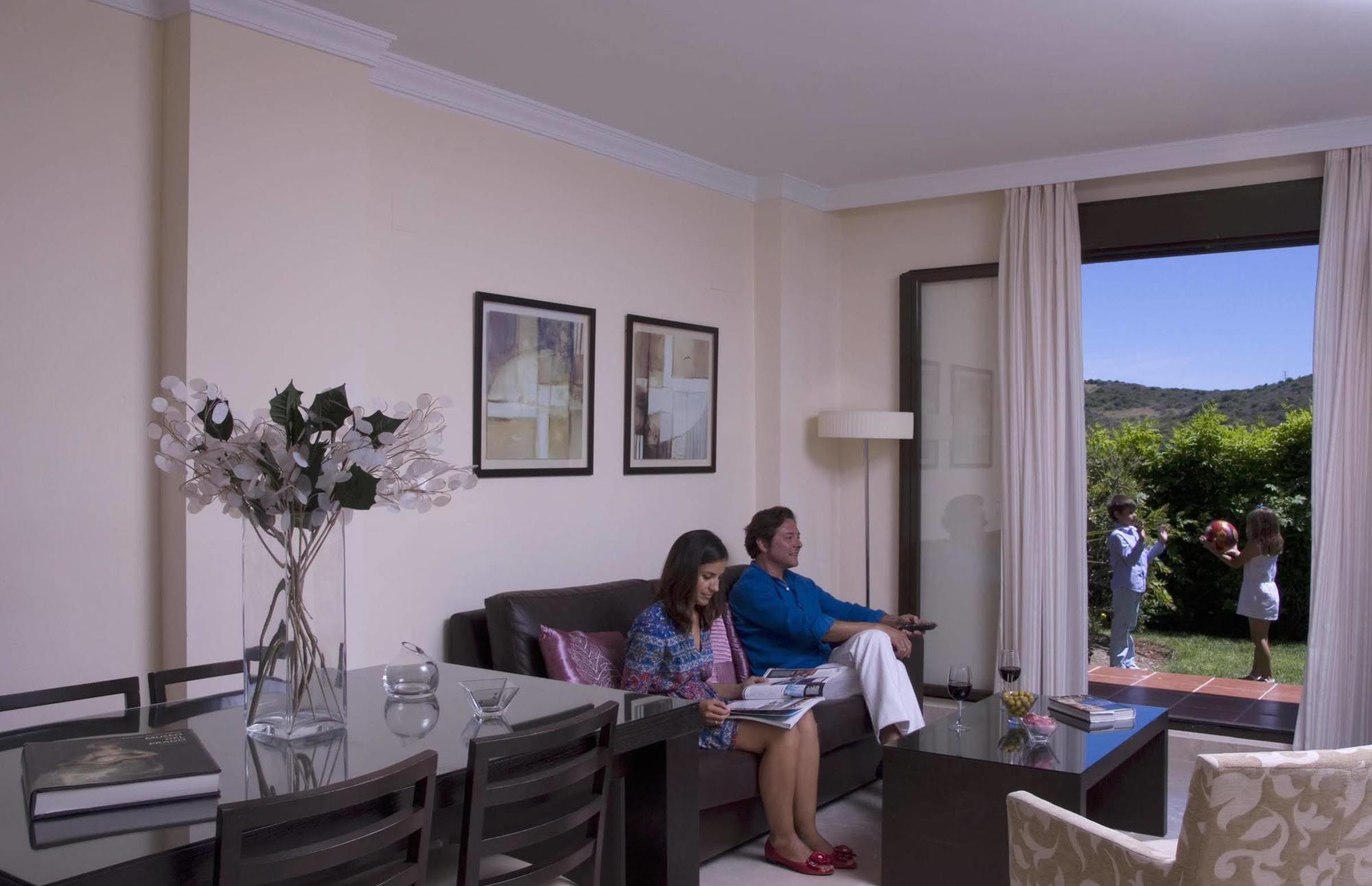 Albayt Resort & Spa Естепона Екстериор снимка